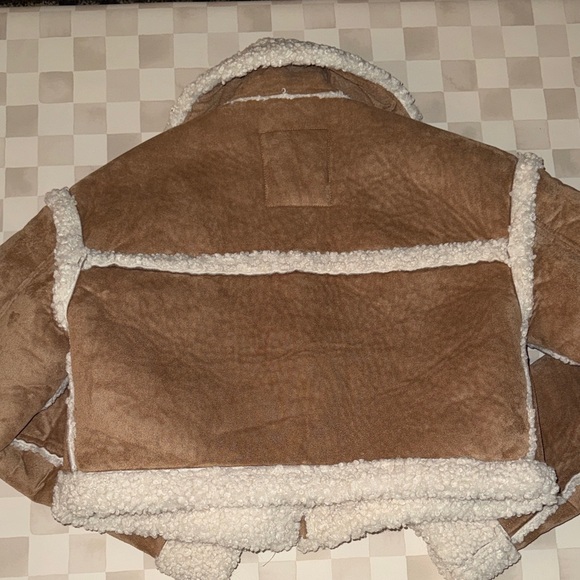 Abercrombie & Fitch Vegan Suede and Shearling Jacket - Picture 4 of 5
